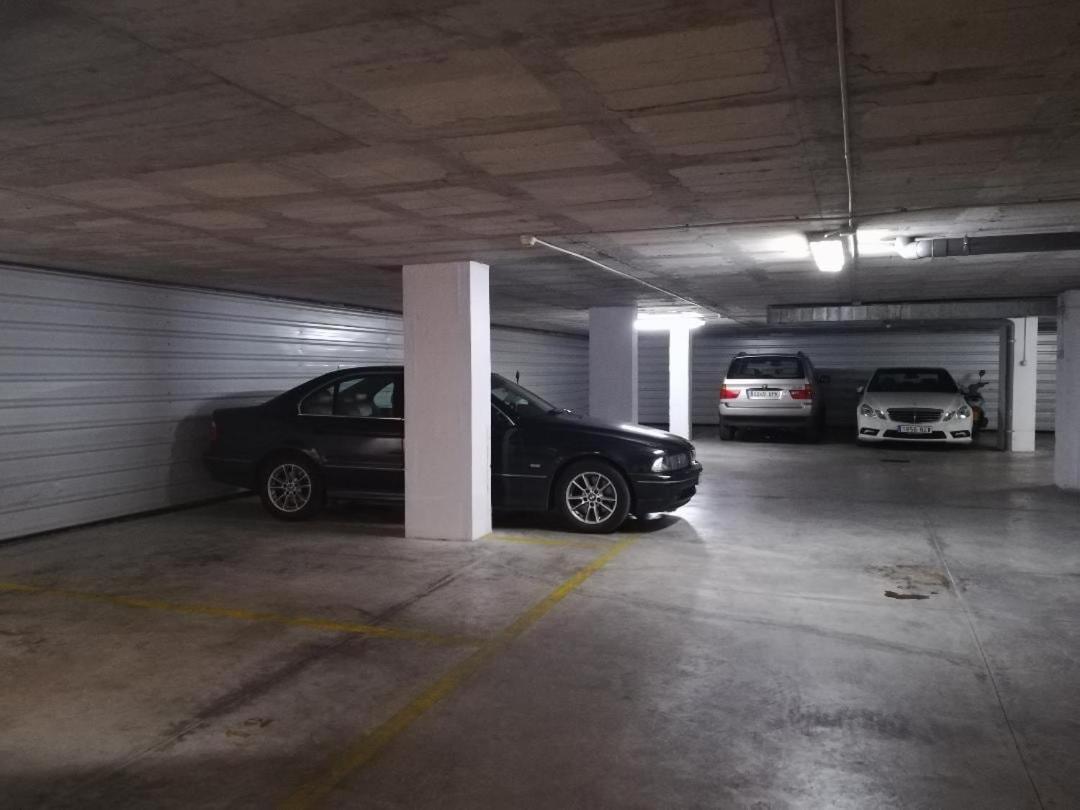 Primera Linea De Playa En Frente Al Puerto Deportivo Apartamento