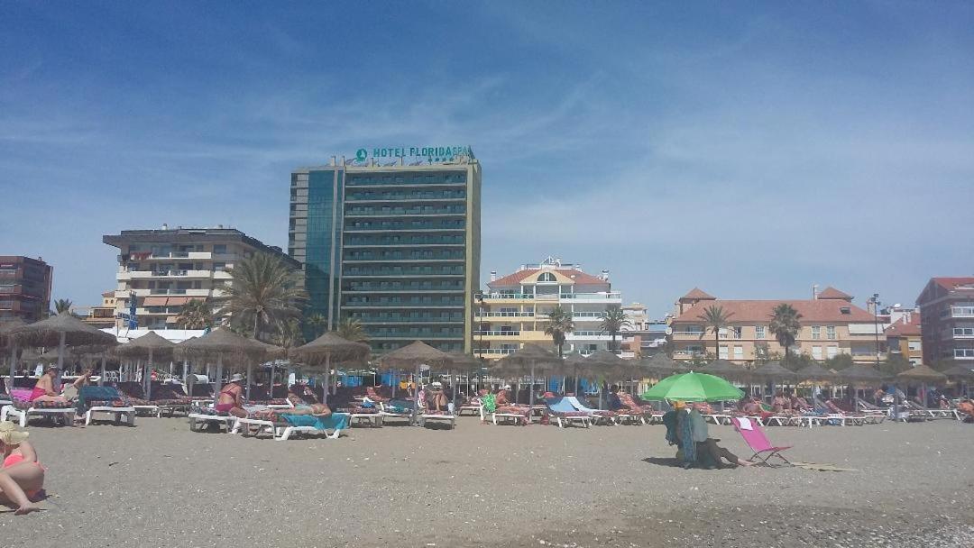 Primera Linea De Playa En Frente Al Puerto Deportivo * Fuengirola