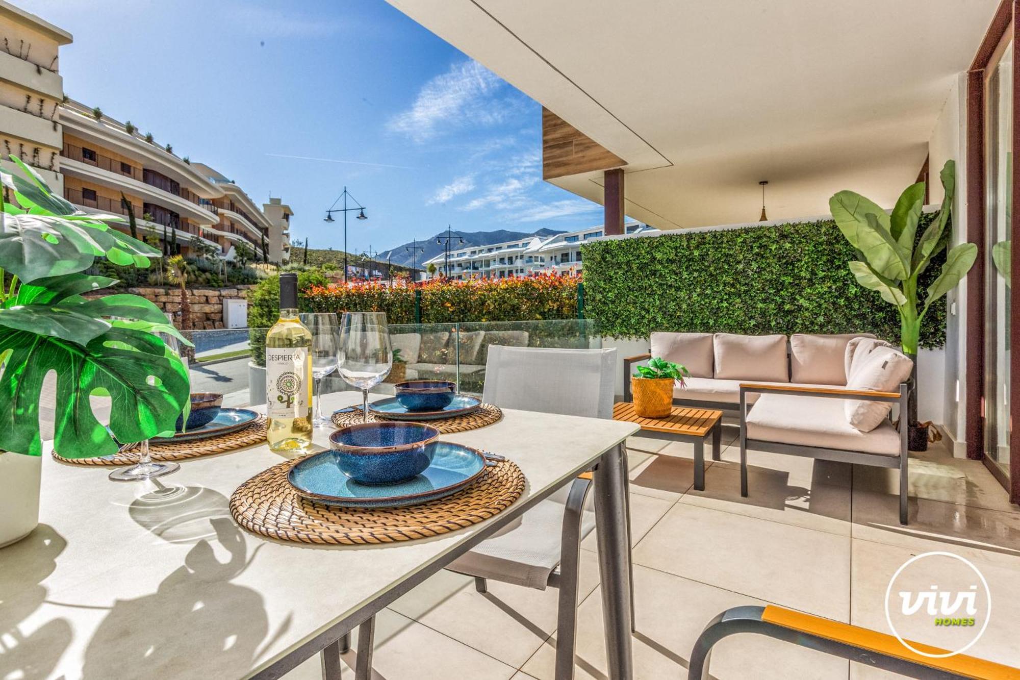 Vivi Homes - Apollo Luxury, Pool, Gym & Apartment *