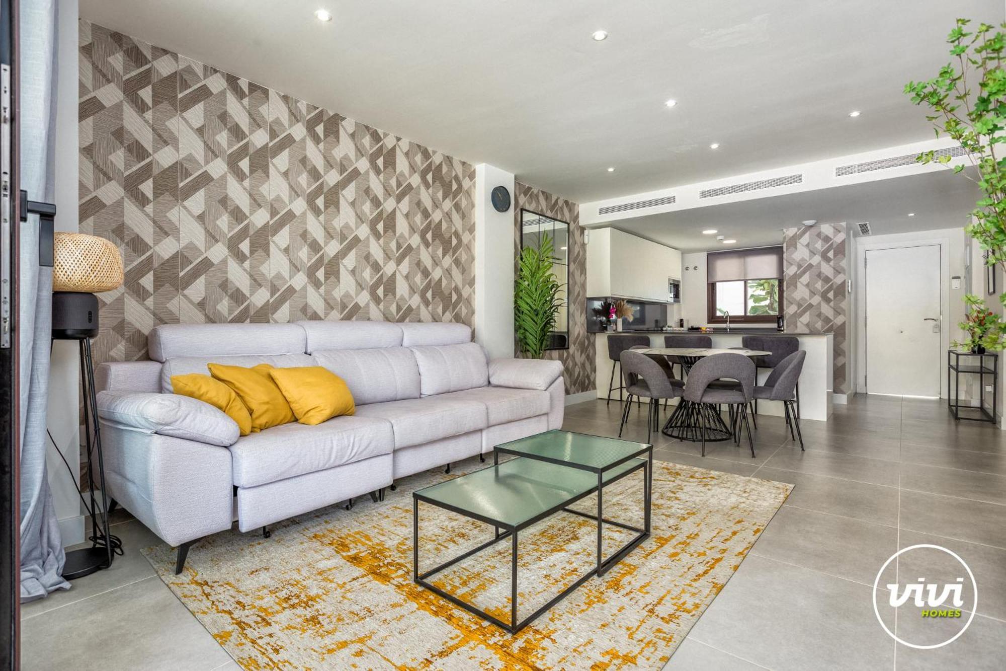 Vivi Homes - Apollo Luxury, Pool, Gym &