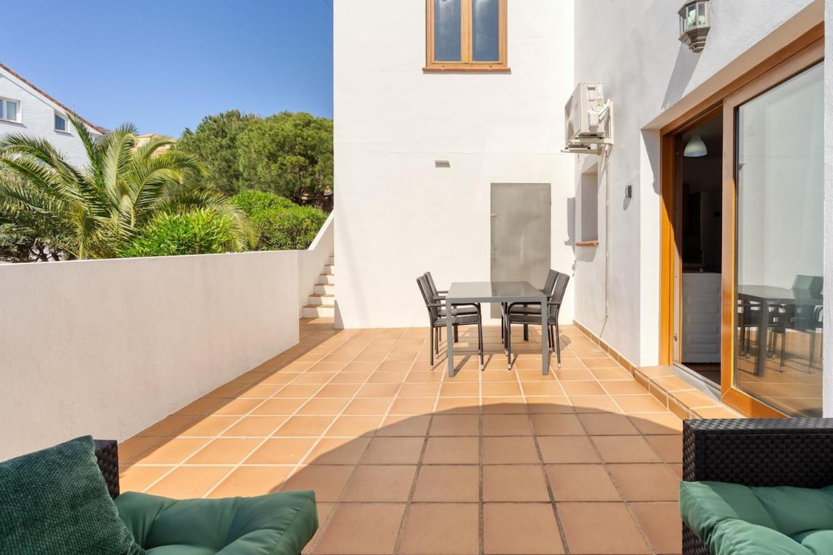 Charming With Big Terrace Apartment