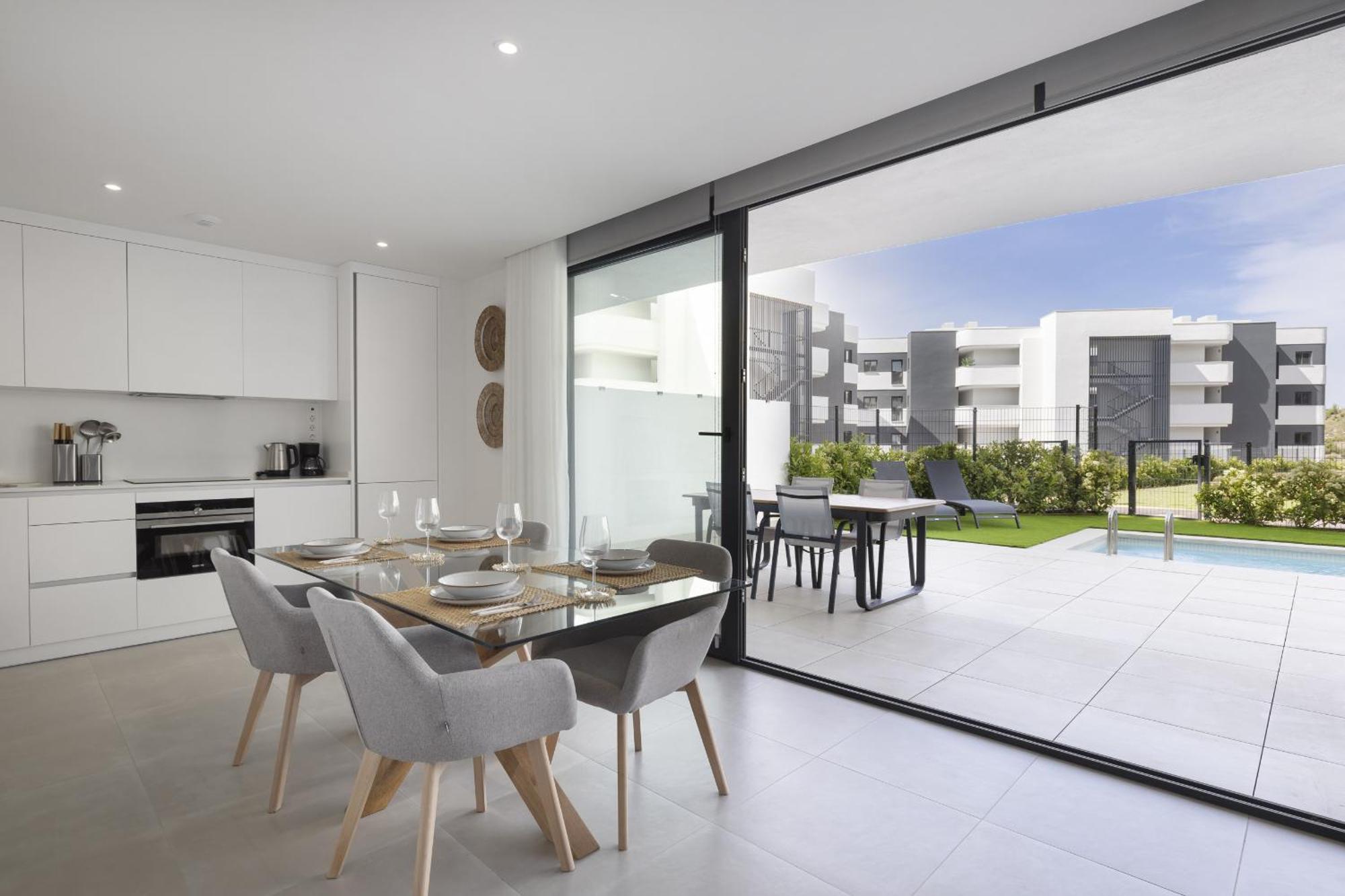 Premium Garden With Private Pool In Higueron Apartment *