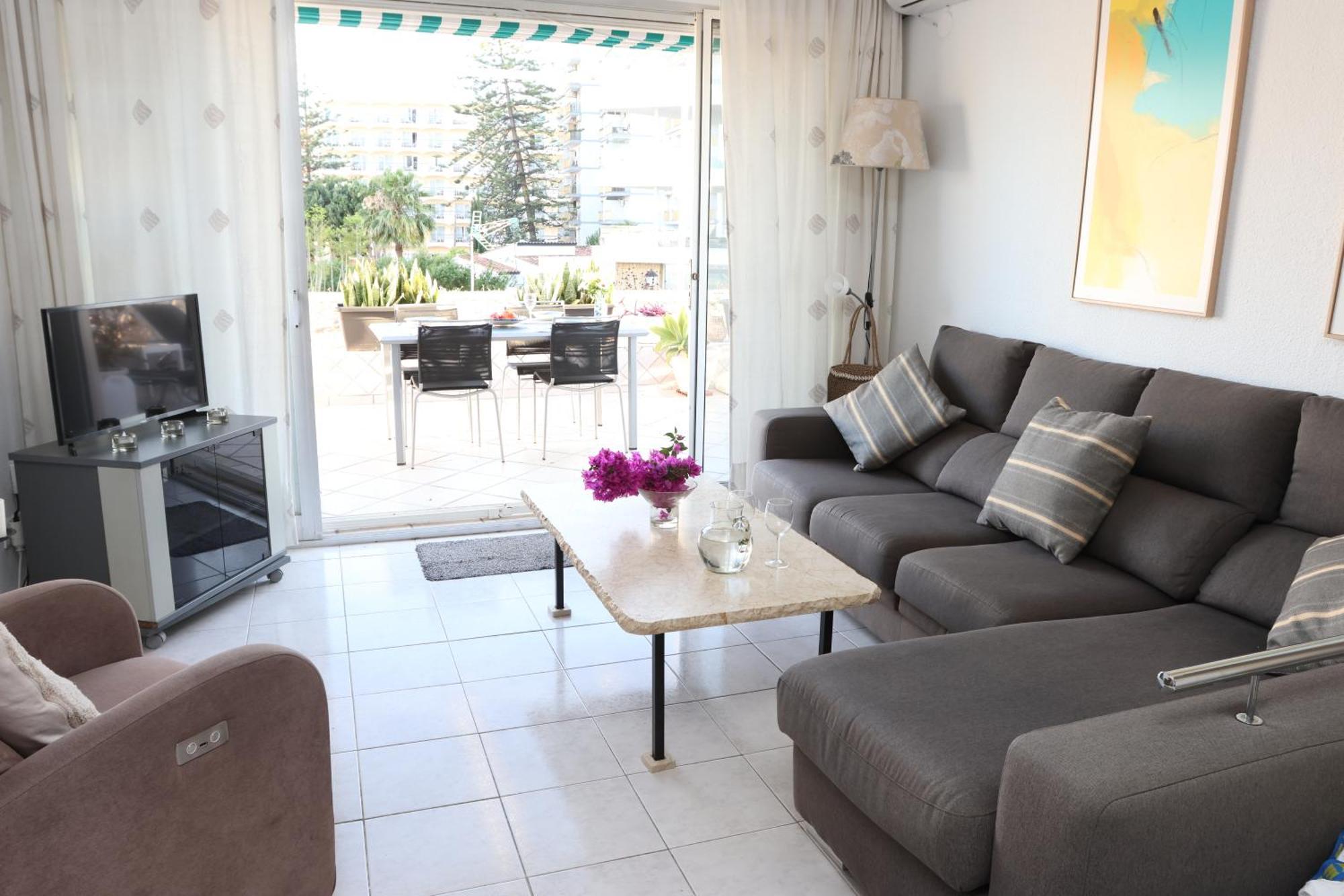 Fuengirola, Torreblanca Sea Views Apartment *