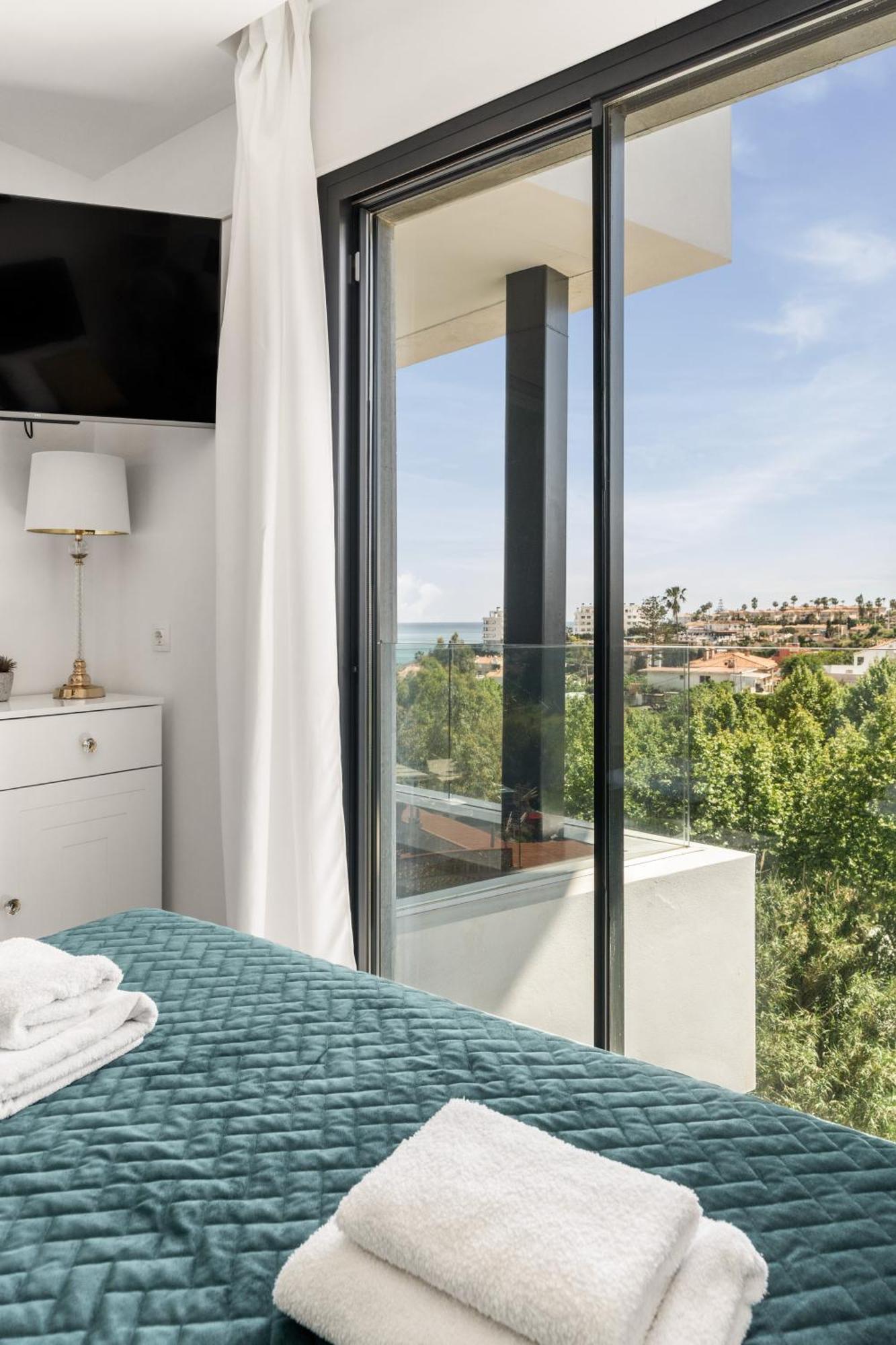 Luxury Agnieto - The View *