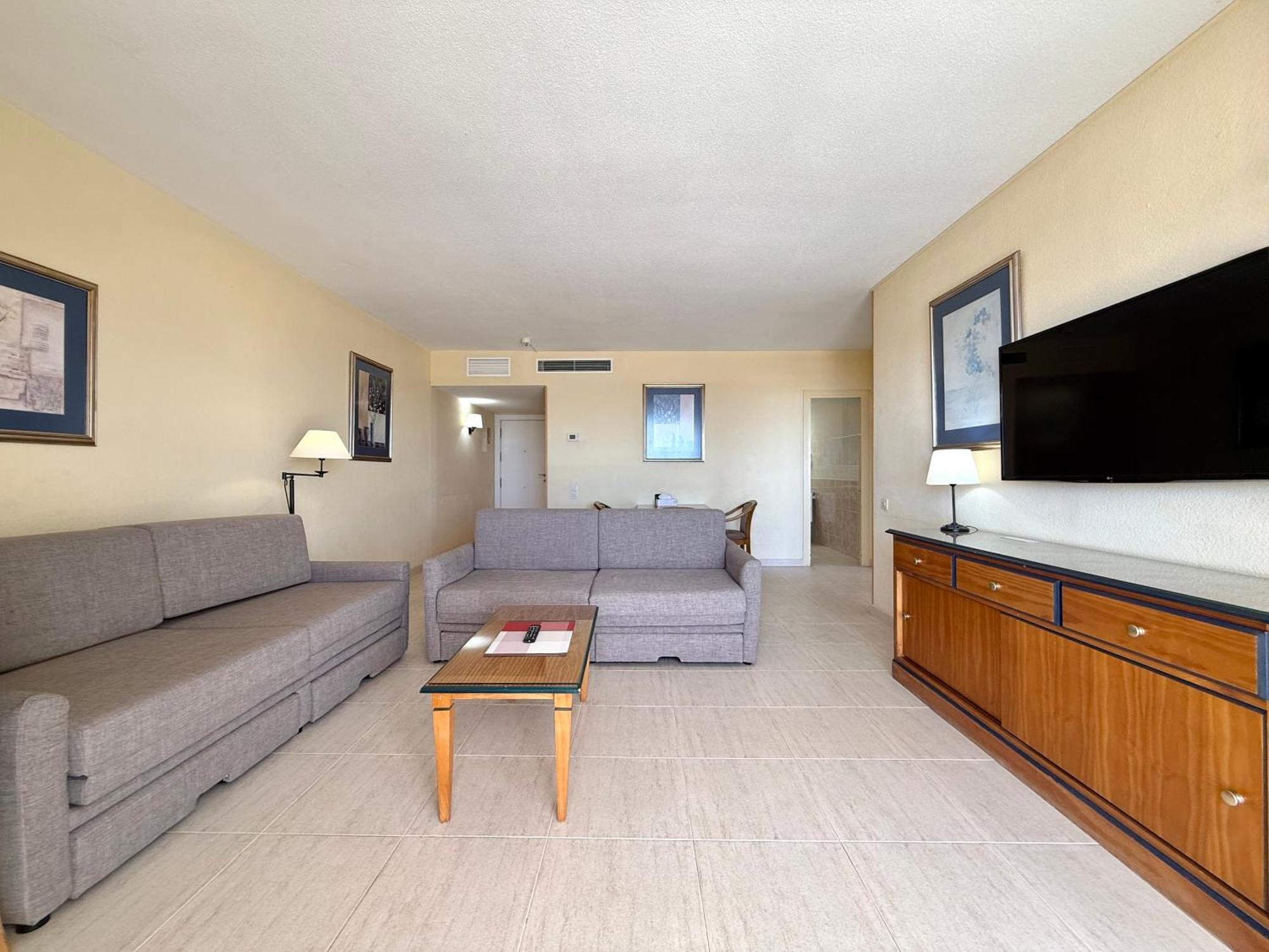 Apartment Pyr Beachfront And Pool *