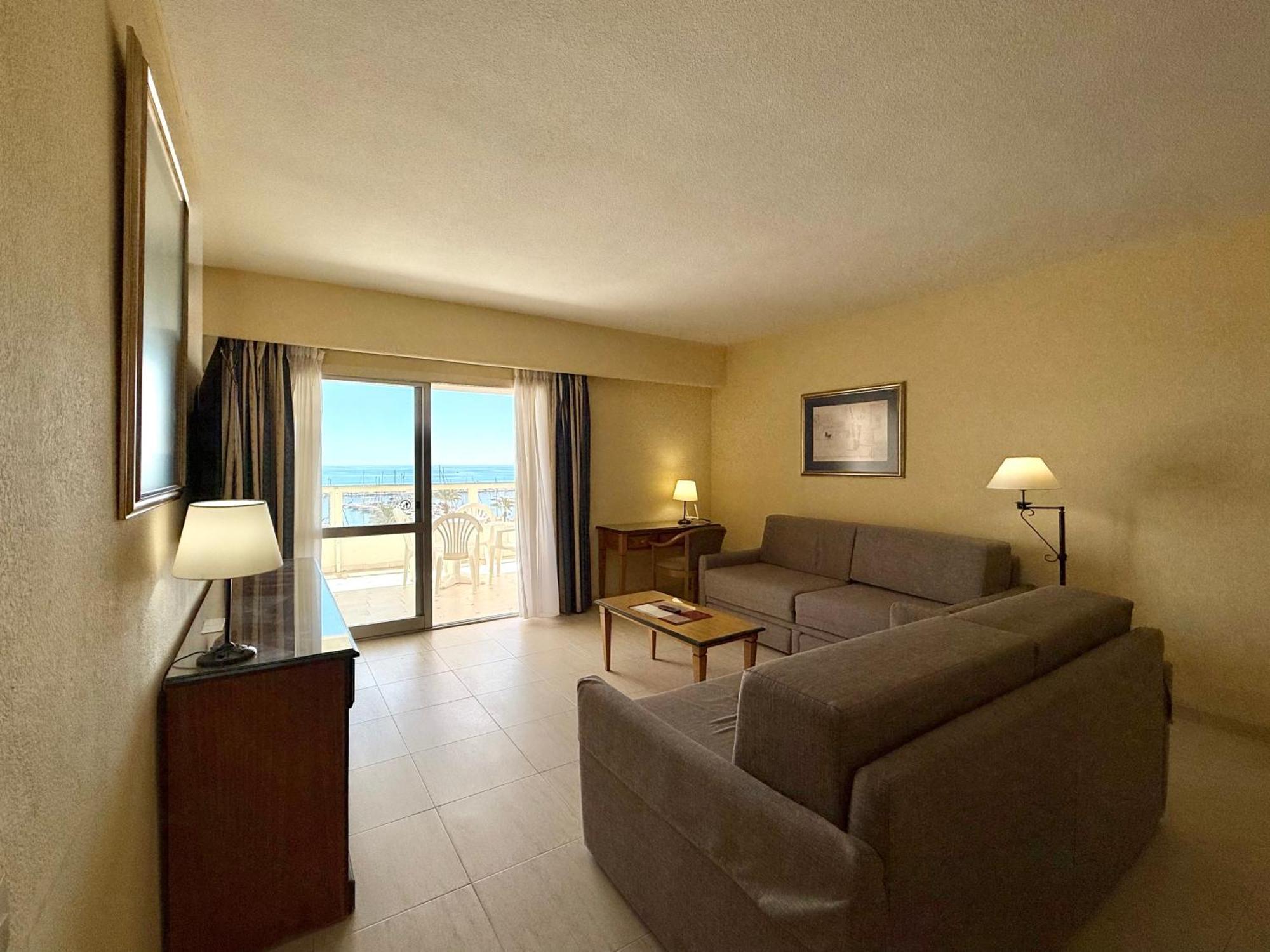 Pyr Beachfront And Pool Fuengirola