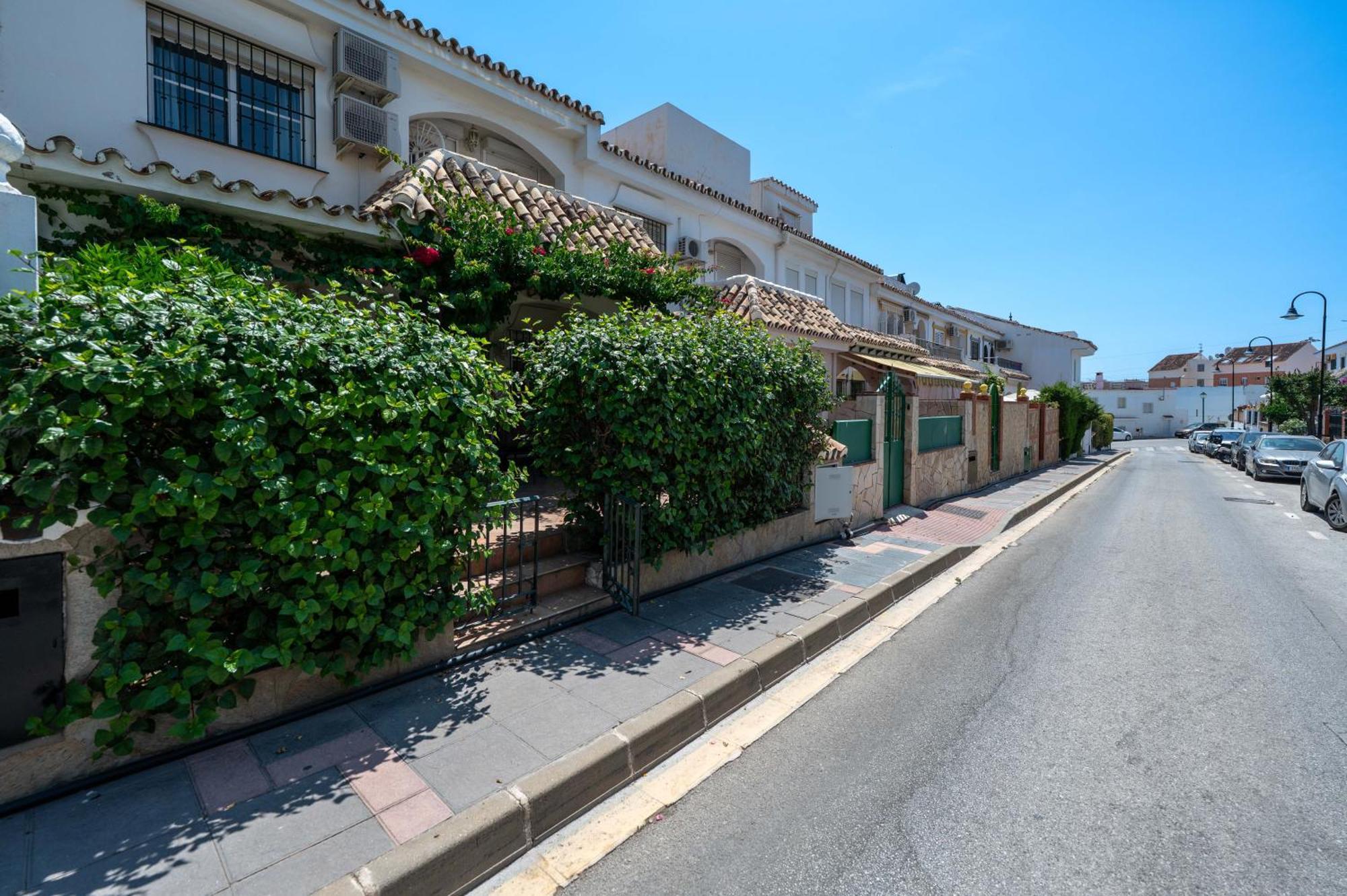 Sunny With Pool & Private Terrace Holiday home