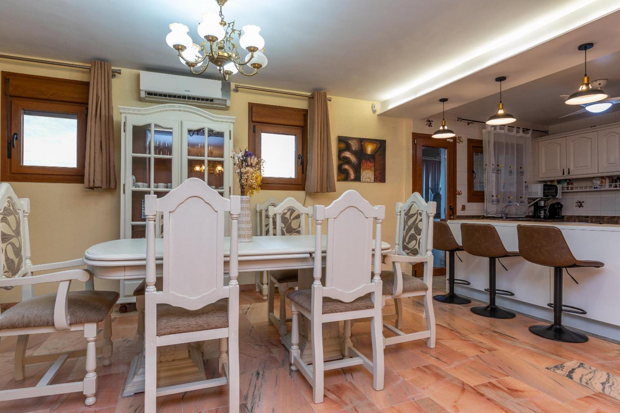 Villa Coastal Retreat 5br - Pool & Seaviews Fuengirola