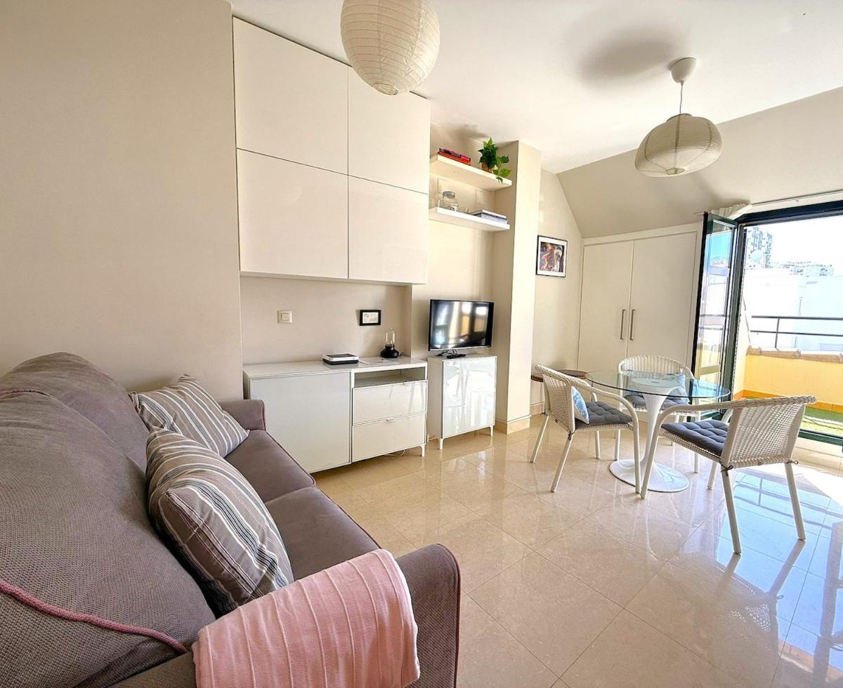 Sunny & Cosy Penthouse Apartment *