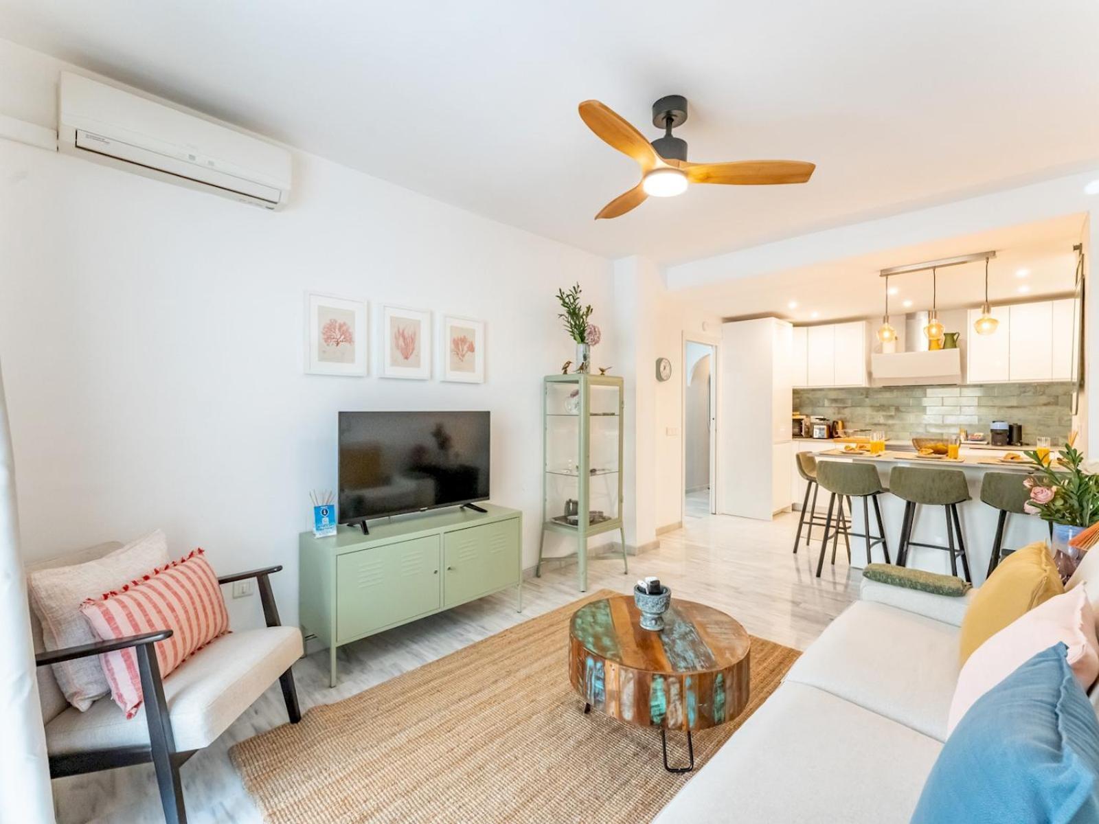 Pass The Keys Stylish 3 Bed Flat In Pacos * Fuengirola