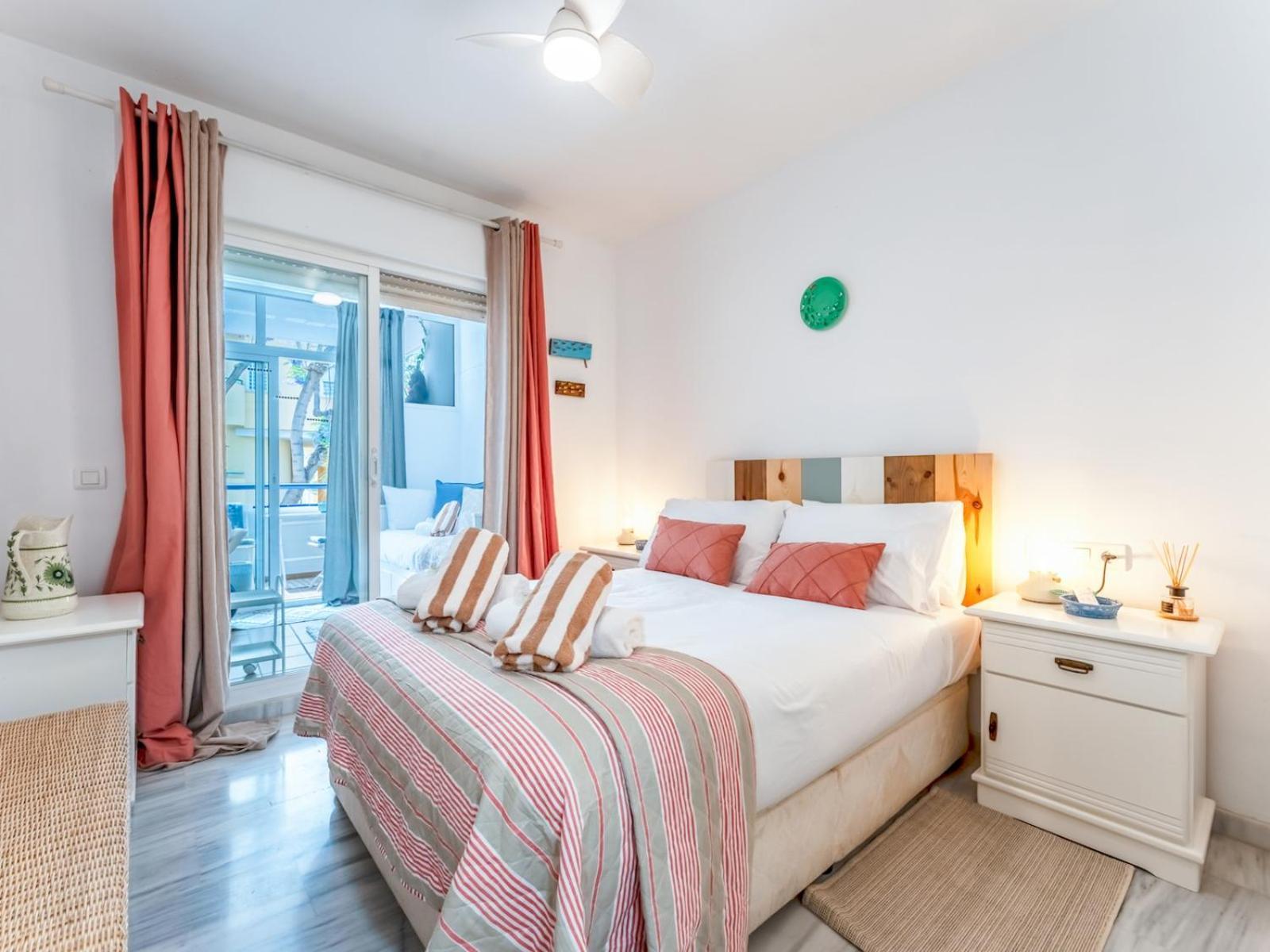 Pass The Keys Stylish 3 Bed Flat In Pacos *