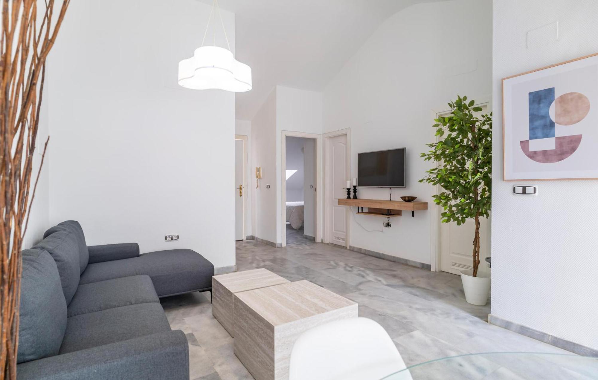 Apartment Stunning In With Wifi Fuengirola