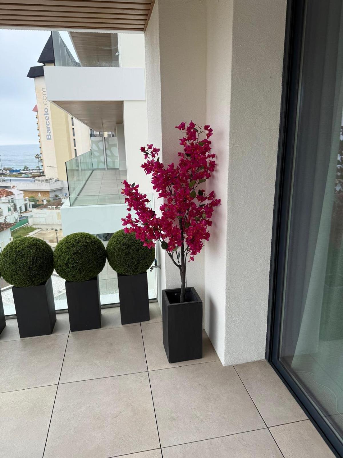 Jade Tower Magic's * Fuengirola