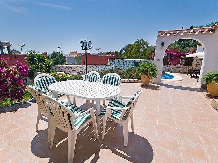 Hotel 104205) Casa En Con Aire Acondicionado, Aparcamiento, Terraza, Jardin Fuengirola