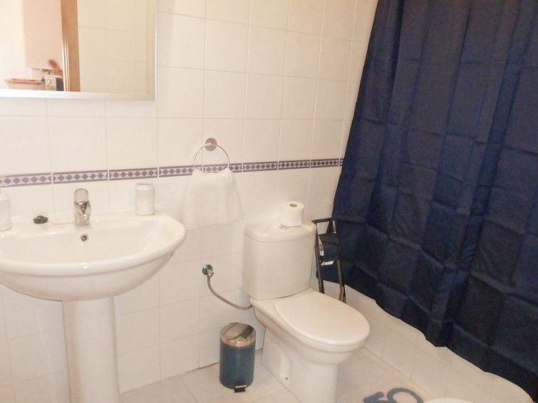104205) Casa En Con Aire Acondicionado, Aparcamiento, Terraza, Jardin