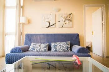 Holidays 2 Apartment *