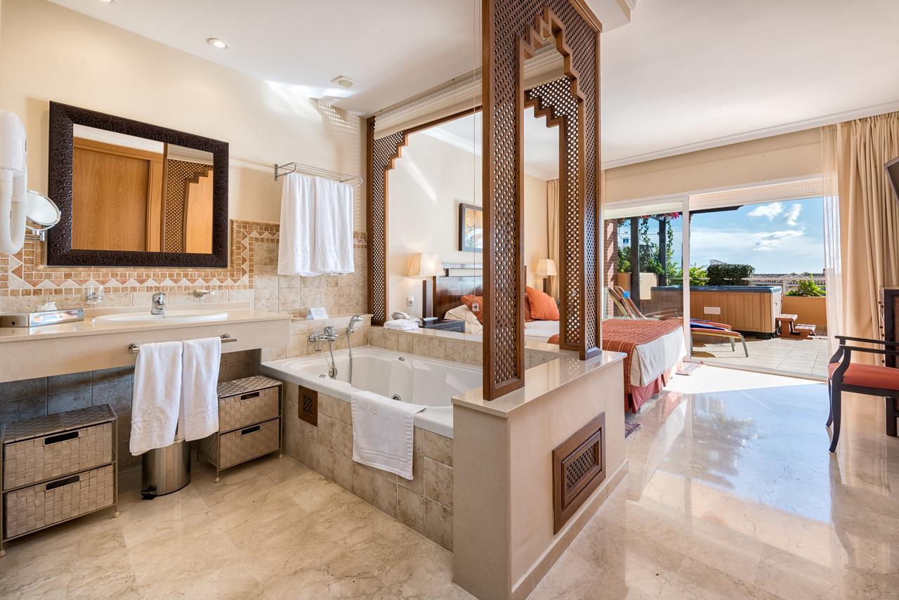 Apartment Malibu Mansions B12 By Rafleys *