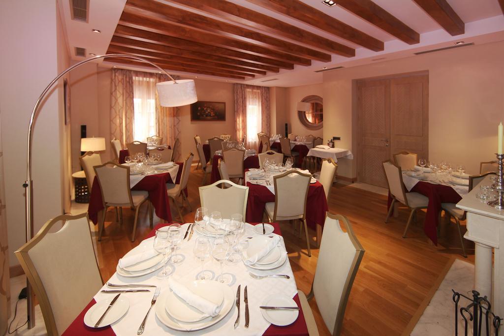 Hotel Casa Consistorial
