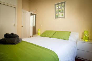 Holidays 2 Apartment