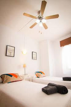 Holidays 2 Apartment