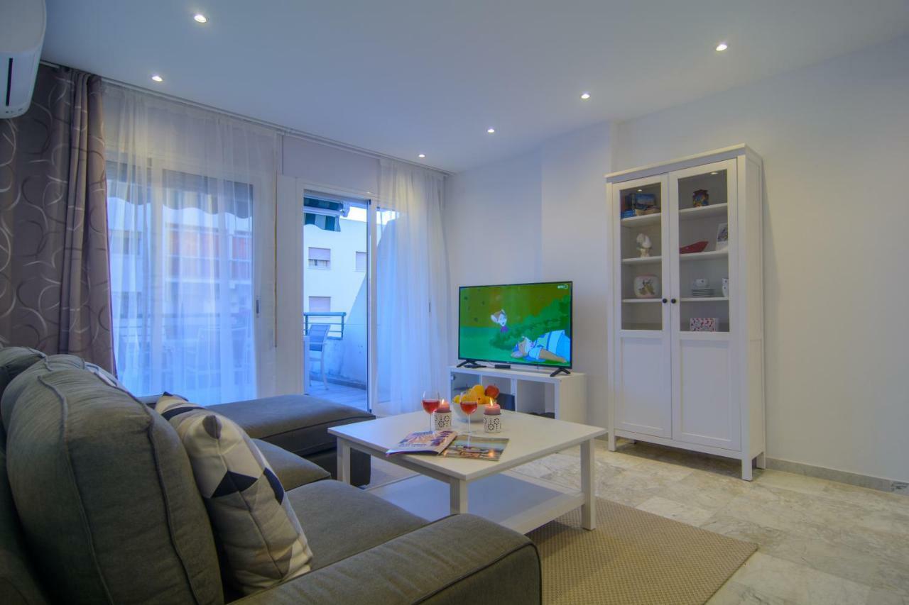 River Playa Beachfront Apartment, Large Terrace *
