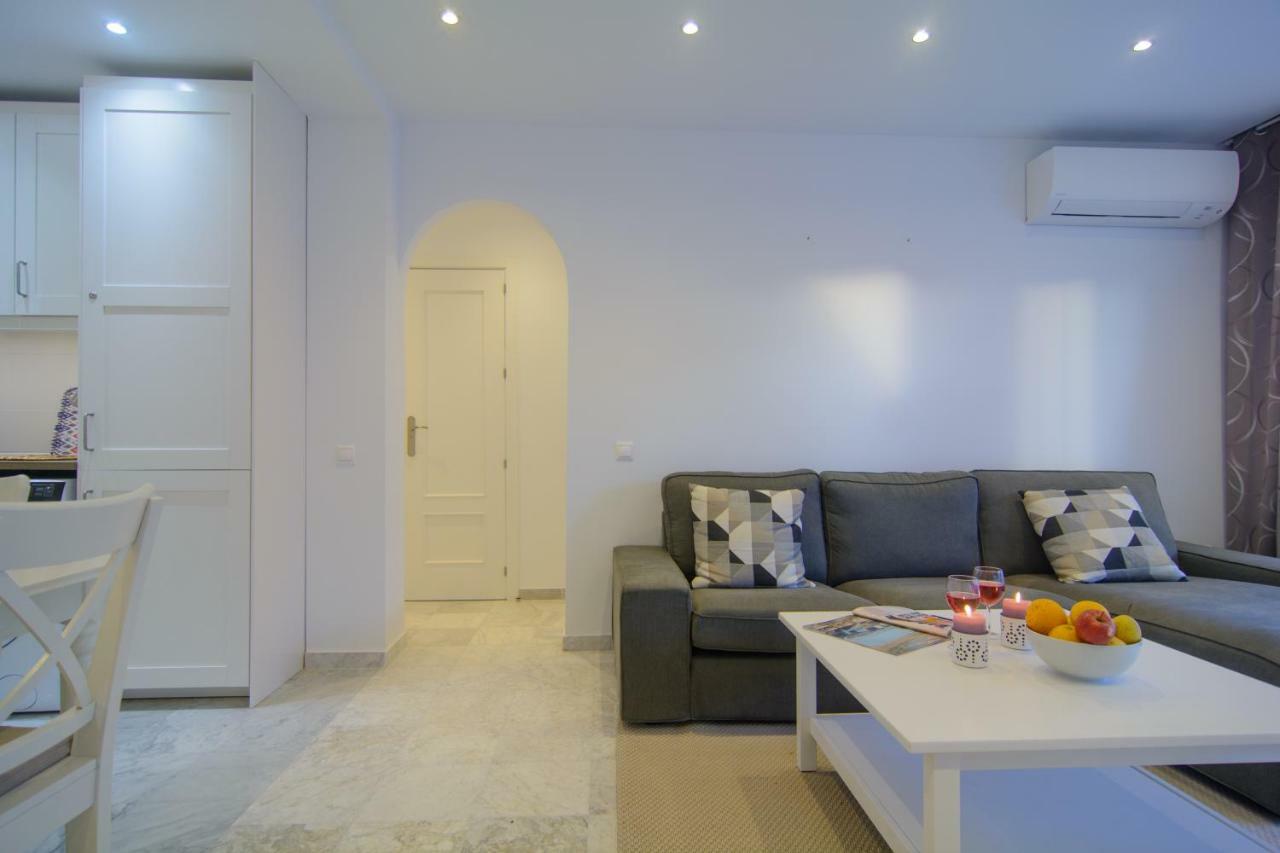 River Playa Beachfront Apartment, Large Terrace
