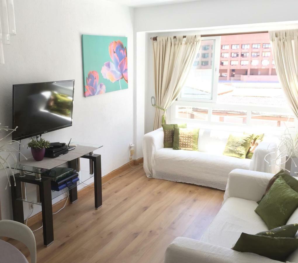 Apartment And 3 Bedroom Perfect Location Near Pyr *