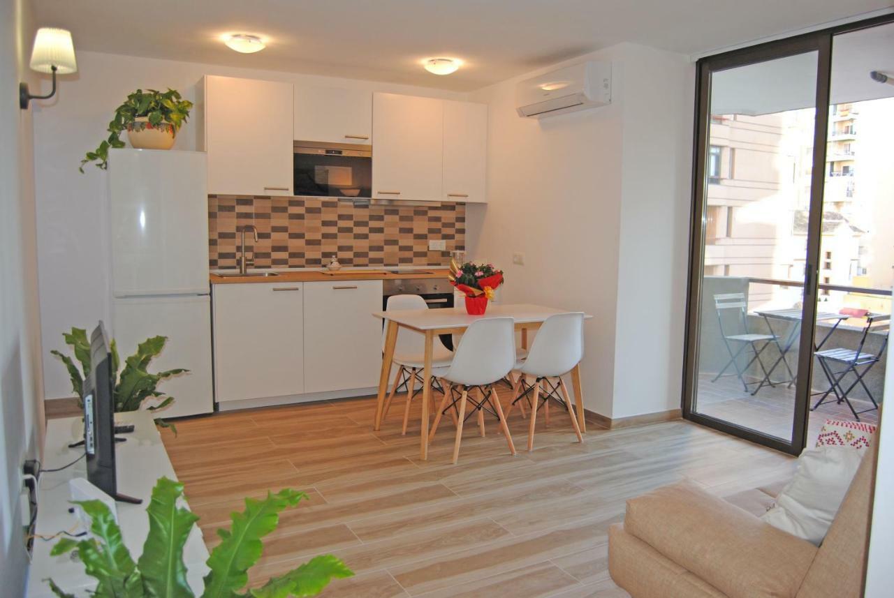 Recently Refurbished With Sea Views. Apartamento