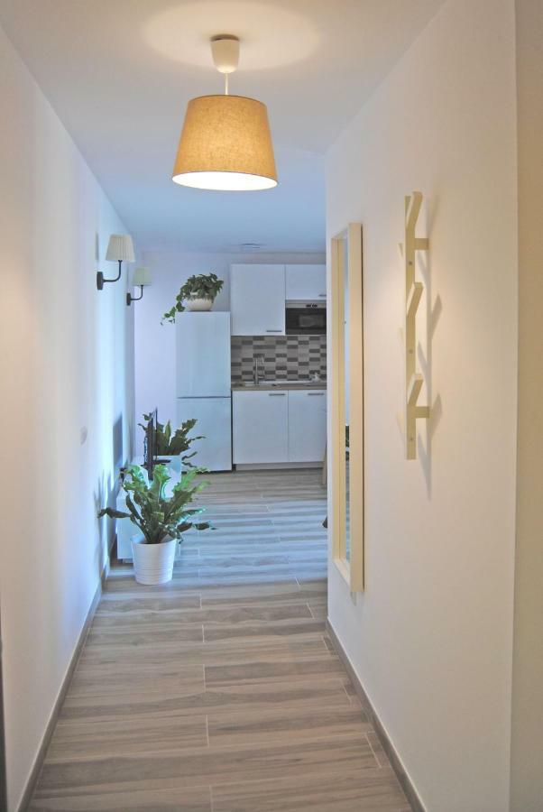 Apartamento Recently Refurbished With Sea Views. *