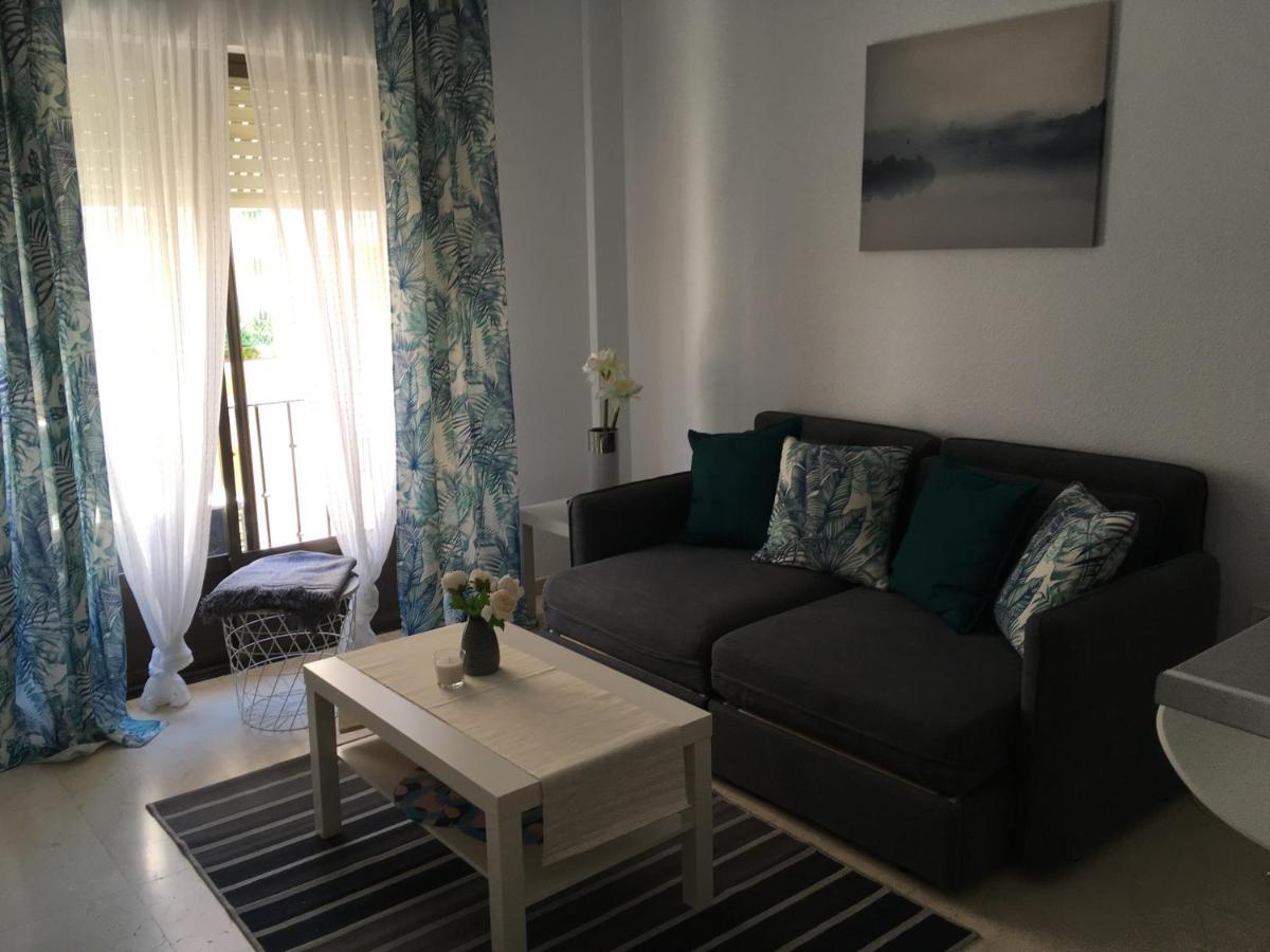 Trinidad Mit Netflix * Fuengirola