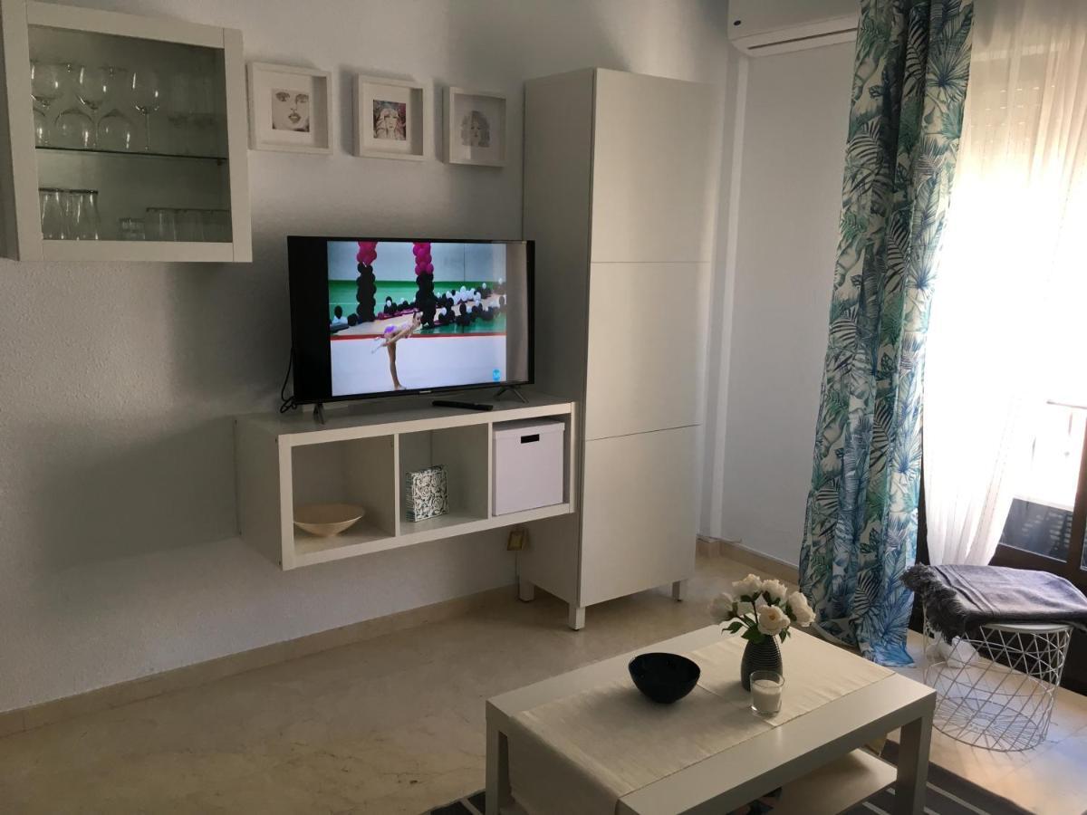 Trinidad Mit Netflix Fuengirola