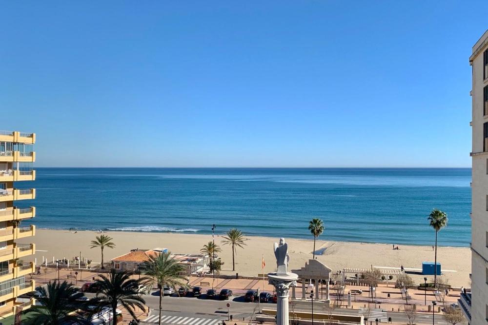 Luxury Penthouse, Sea Views, 50m From The Beach! *
