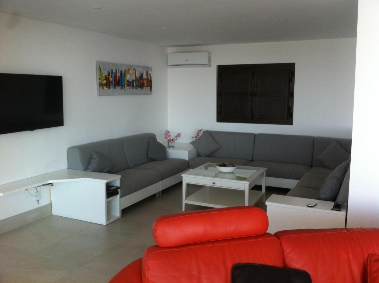 Luxury With Heated Pool For 12 To 14 People Villa