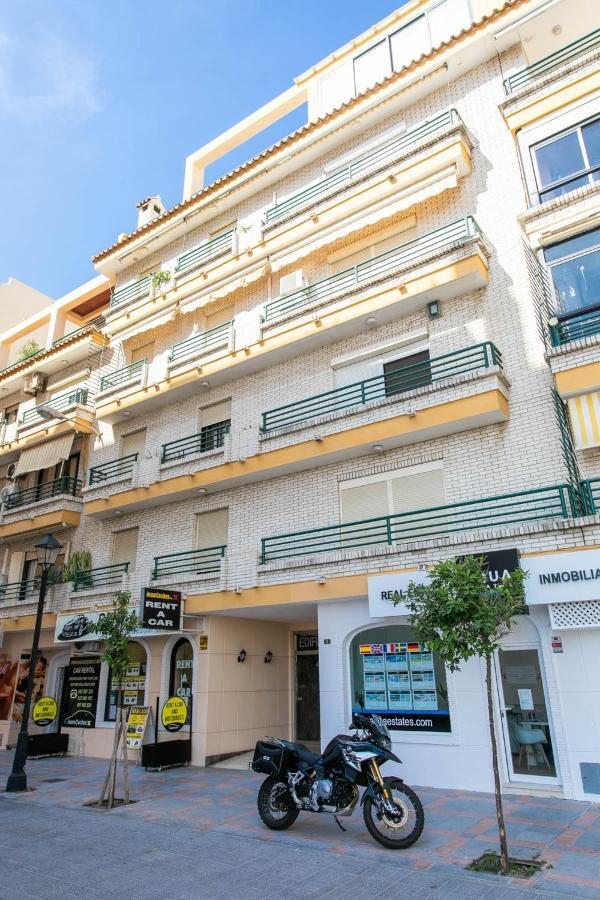 4 Bedroom Close By In *