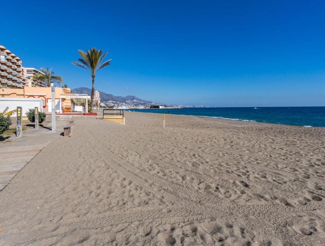 Fuengirola. Bonito En Paseo Maritimo. Espectaculares Vistas Al Mar. Primera Linea * Fuengirola