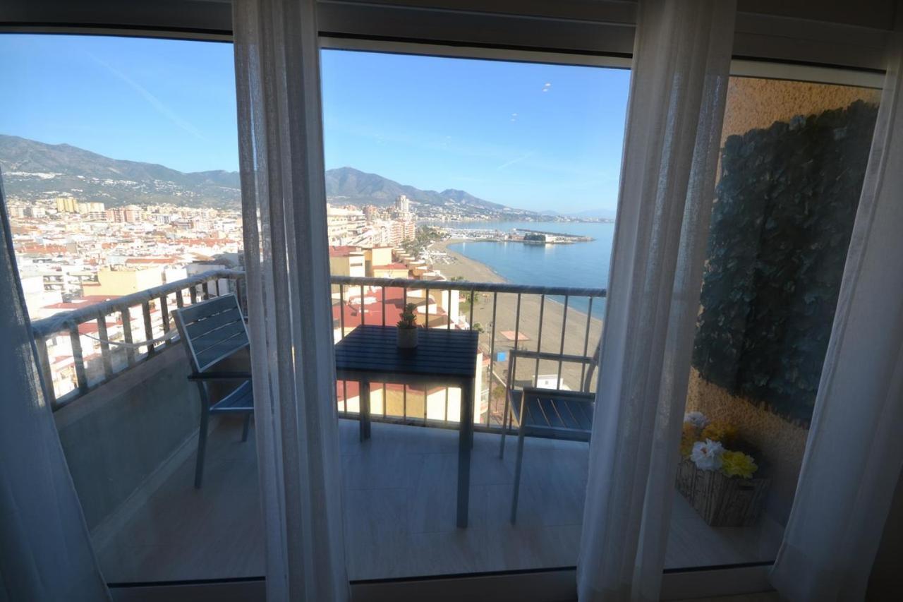 Fuengirola. Bonito En Paseo Maritimo. Espectaculares Vistas Al Mar. Primera Linea *