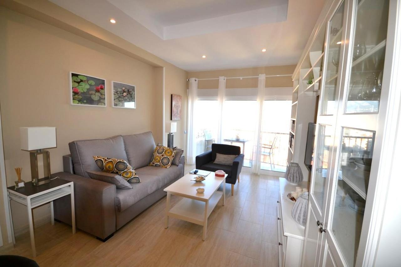 Fuengirola. Bonito En Paseo Maritimo. Espectaculares Vistas Al Mar. Primera Linea Apartment *
