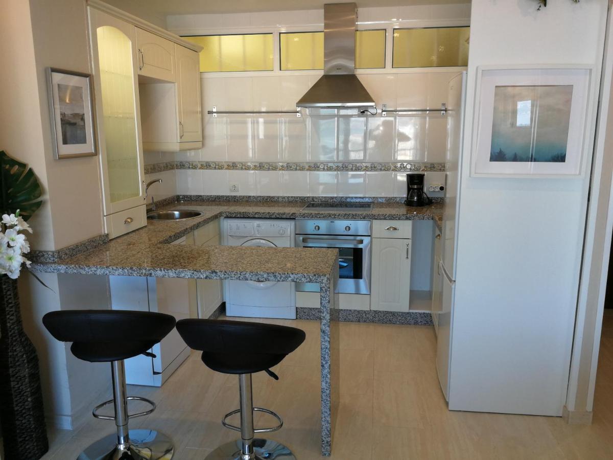 Fuengirola. Bonito En Paseo Maritimo. Espectaculares Vistas Al Mar. Primera Linea Apartment *