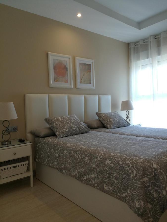 Apartment Fuengirola. Bonito En Paseo Maritimo. Espectaculares Vistas Al Mar. Primera Linea