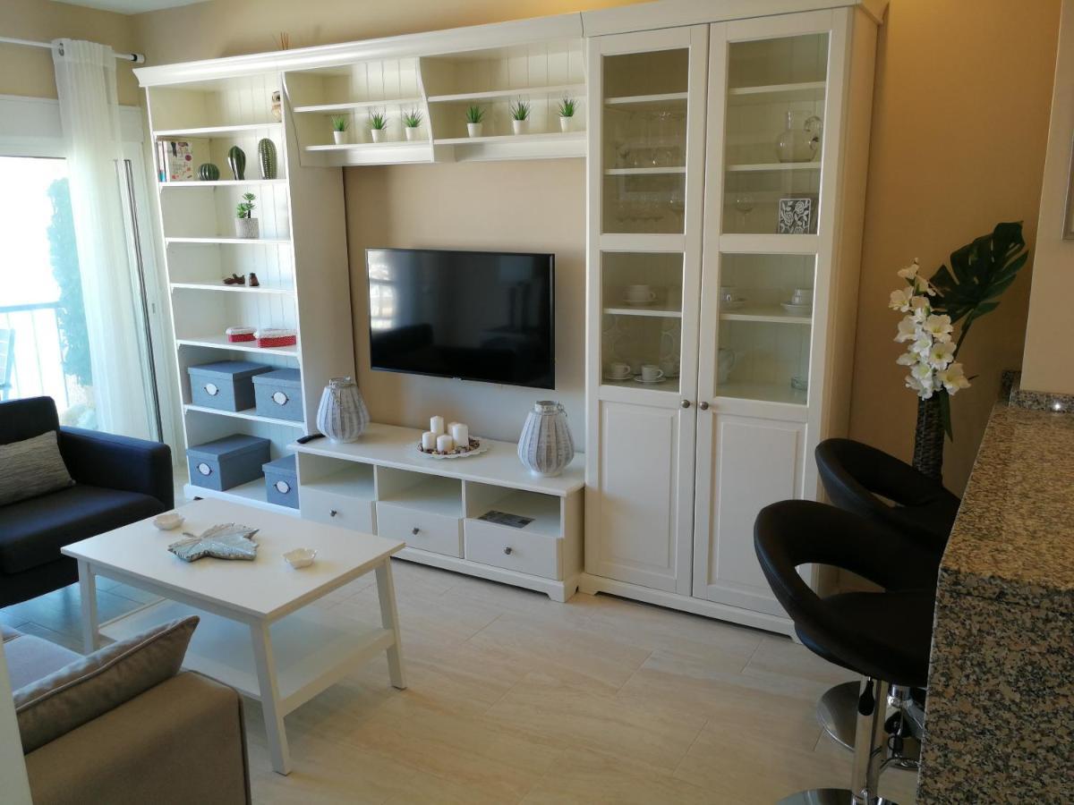 Apartment Fuengirola. Bonito En Paseo Maritimo. Espectaculares Vistas Al Mar. Primera Linea Fuengirola