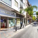Apartment In The Center Of Fuengirola With Private Parking 2 Min Away