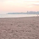 Apartment In 1St Line Beach