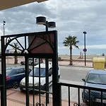 Apartment In 1St Line Beach