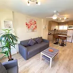 Modern 1 Bedroom Seaside Apartment With Pool