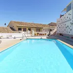 12 House In Front Of The Sea