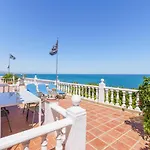 12 House In Front Of The Sea
