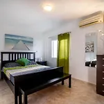 Charming 3-Bed Apartment In Fuengirola