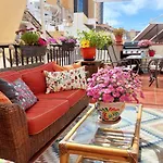 Cozy Penthouse With Excellent Location