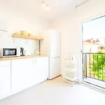 2 Bedroom, New, 1 Min To The Beach, City Center- Picasso By 10Tosea