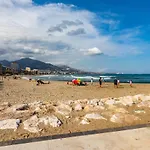 Private Studio Pyr By The Beach Promenade - Shared Pool Available